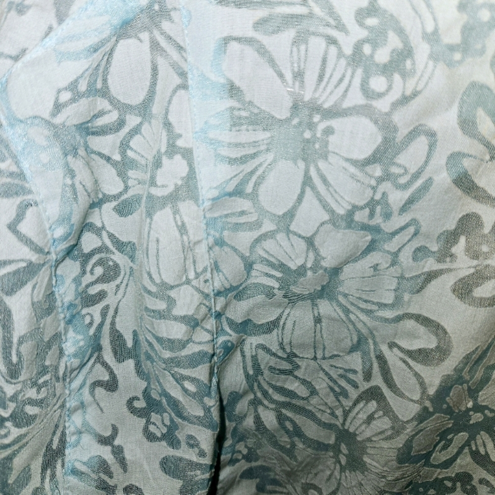 Blouse - Picture 2 of 9